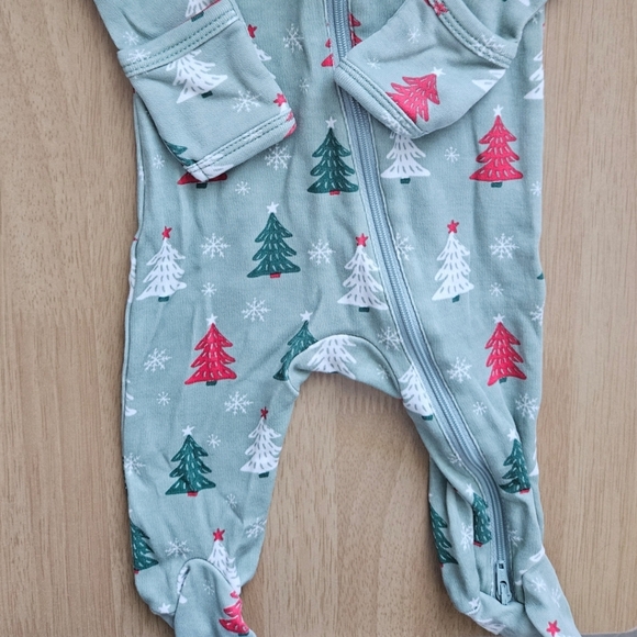 SIIX Spearmint Love 0-3M Zip Up Christmas Tree Pajamas - Picture 2 of 3